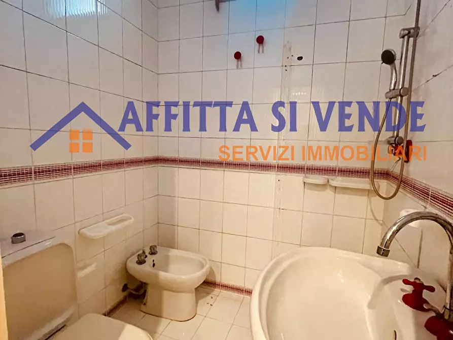 Immagine 23 di Pentalocale in vendita  in Via Napoli 8 a Floridia