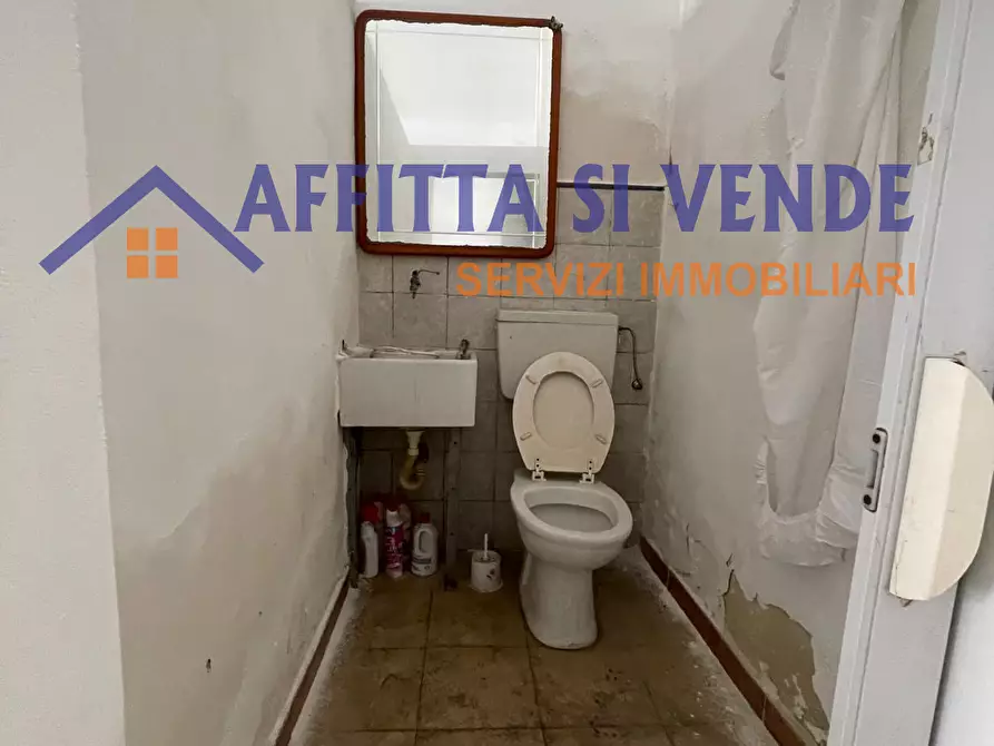 Immagine 5 di Locale commerciale in vendita  in Via Francia 1 a Siracusa