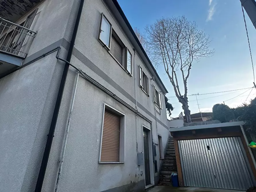 Immagine 1 di Casa bifamiliare in vendita  a Pescara