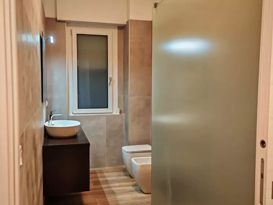 Immagine 12 di Pentalocale in affitto  a Pescara