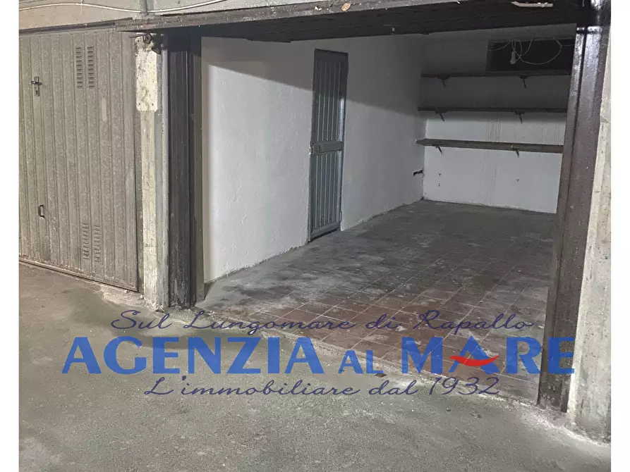 Immagine 1 di Garage in vendita  a Rapallo