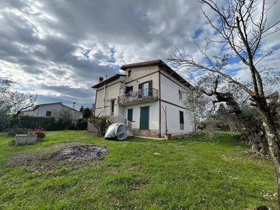 Immagine 19 di Villa in vendita  a Fiano Romano