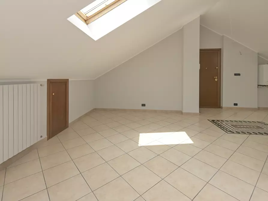 Immagine 17 di Mansarda in vendita  in Via Tirreno 155 a Torino