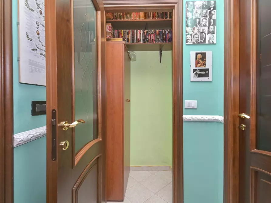 Immagine 45 di Bilocale in vendita  in Via Monginevro 220 a Torino