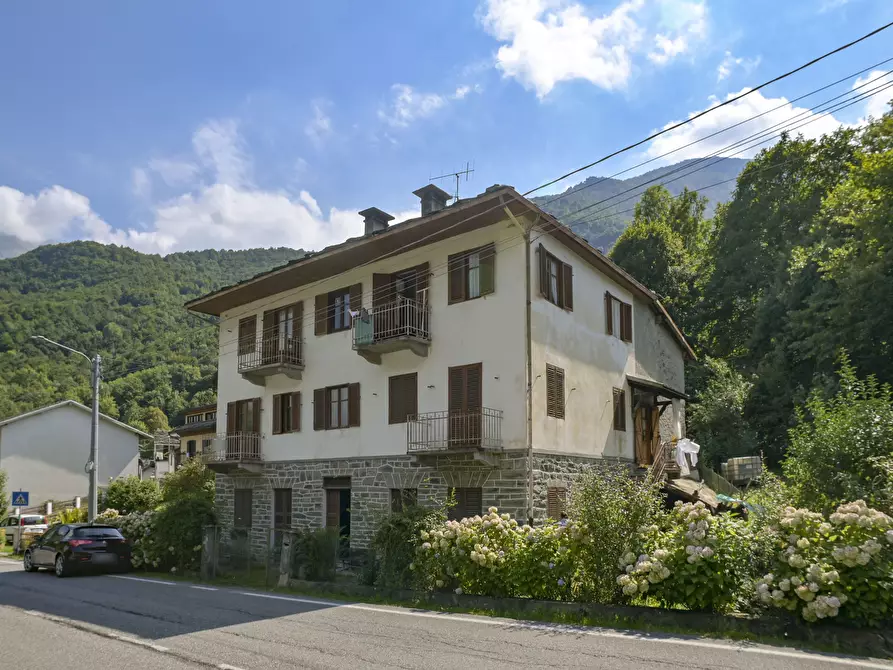 Immagine 4 di Pentalocale in vendita  in via torino 4 a Lemie