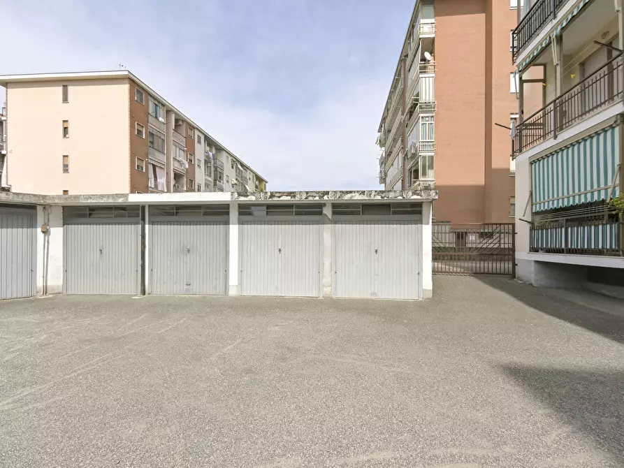 Immagine 42 di Appartamento in vendita  in via Giacosa 12 a Moncalieri