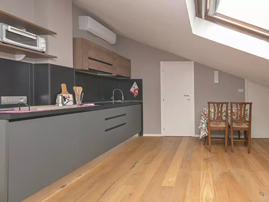 Immagine 12 di Mansarda in affitto  in strada ponte verde 5/10 a Torino