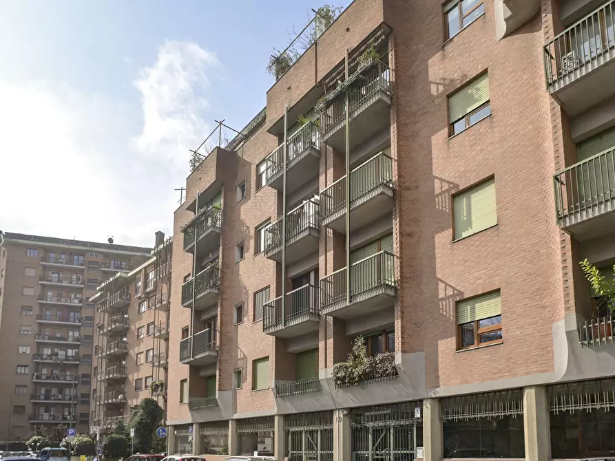 Immagine 21 di Pentalocale in vendita  in Via Trana a Torino