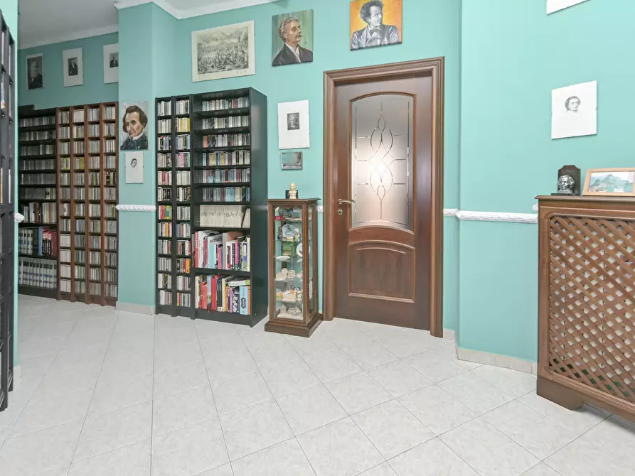 Immagine 11 di Bilocale in vendita  in Via Monginevro 220 a Torino