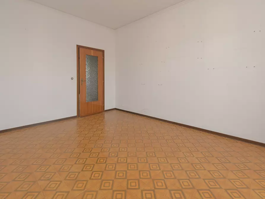 Immagine 11 di Appartamento in vendita  in via Giacosa 12 a Moncalieri