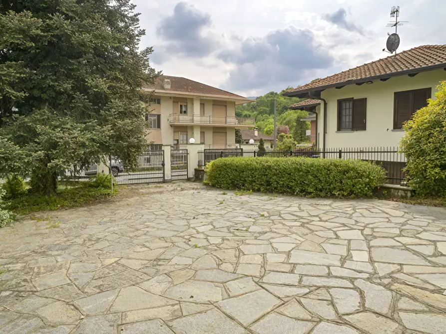 Immagine 10 di Villa in vendita  in Via Loreto 86 a Lanzo Torinese