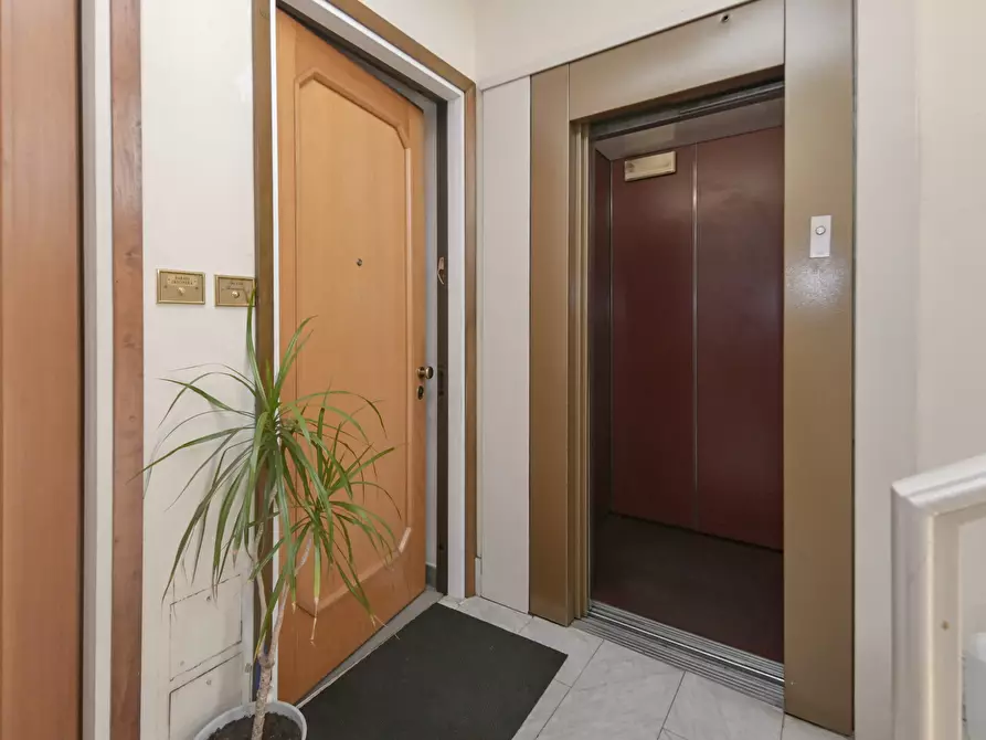 Immagine 9 di Trilocale in vendita  in Corso Monte Cucco 146 a Torino