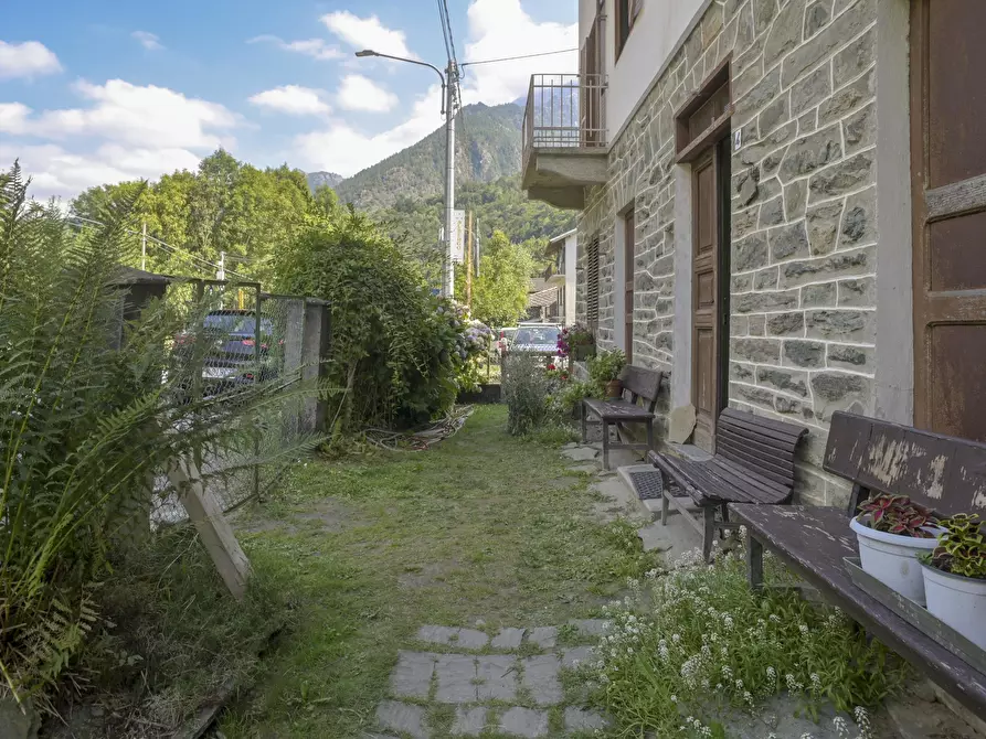 Immagine 47 di Quadrilocale in vendita  in via torino 4 a Lemie