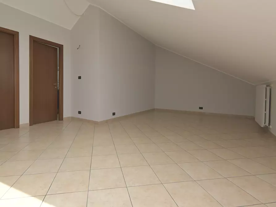 Immagine 18 di Mansarda in vendita  in Via Tirreno 155 a Torino