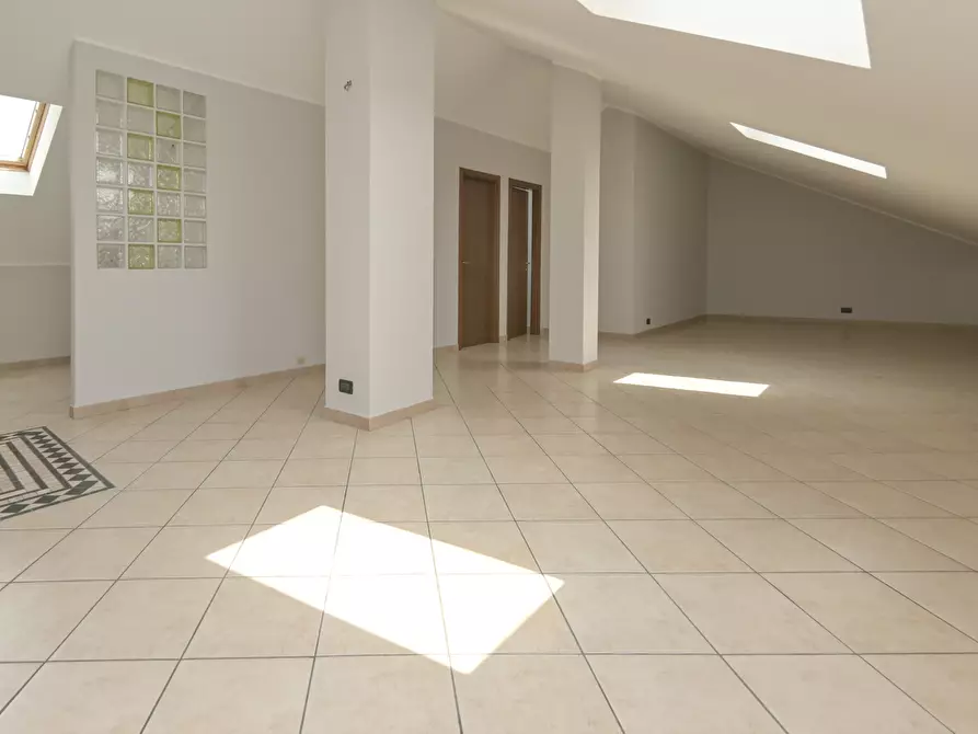 Immagine 16 di Mansarda in vendita  in Via Tirreno 155 a Torino