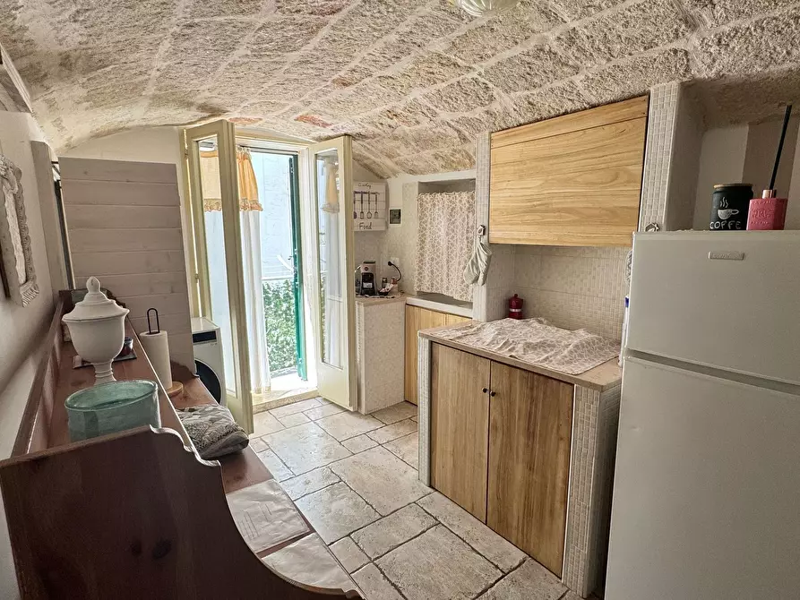 Immagine 8 di Bilocale in vendita  in Via Perugini 19 a Monopoli