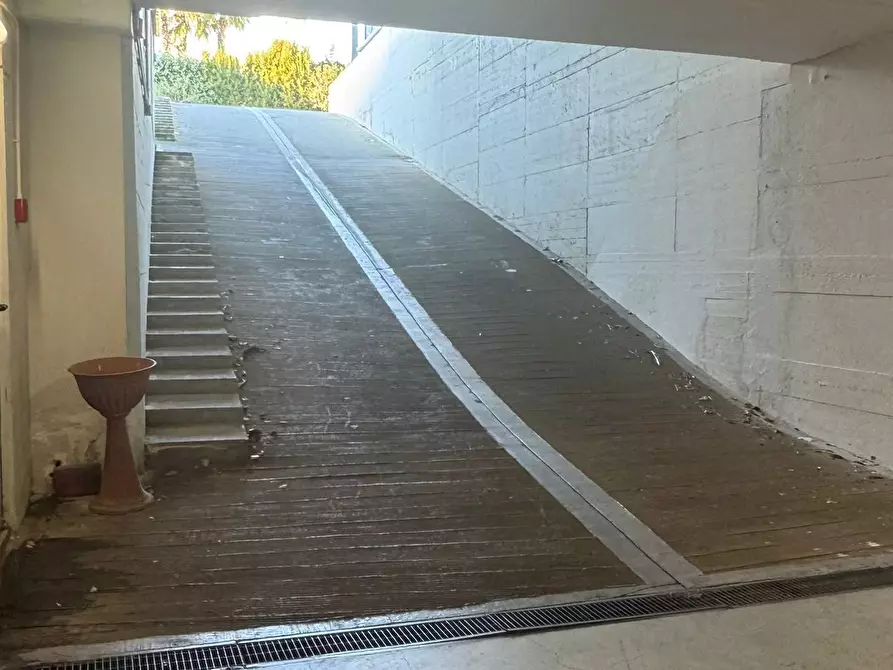 Immagine 6 di Garage in vendita  in via vittorio veneto a Monopoli