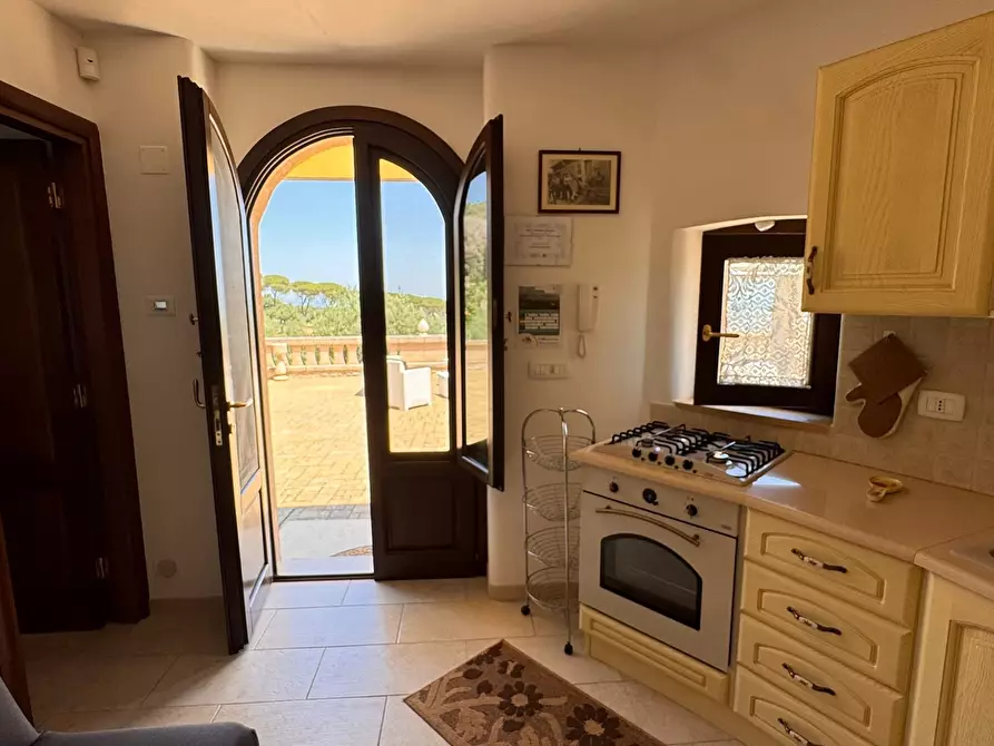 Immagine 17 di Rustico / casale in vendita  in Viale Monte Cannone a Fasano