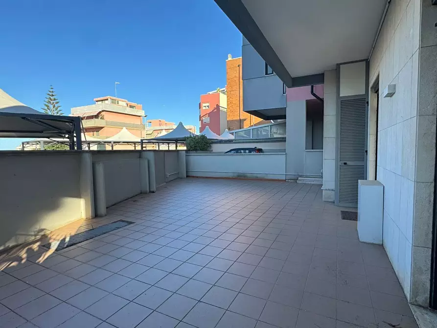 Immagine 7 di Locale commerciale in vendita  in VIA VITTORIO VENETO a Monopoli