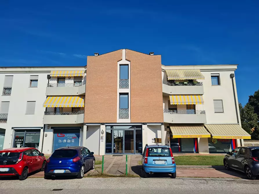 Immagine 4 di Trilocale in vendita  in Via primo maggio 9/11 a Noventa Vicentina