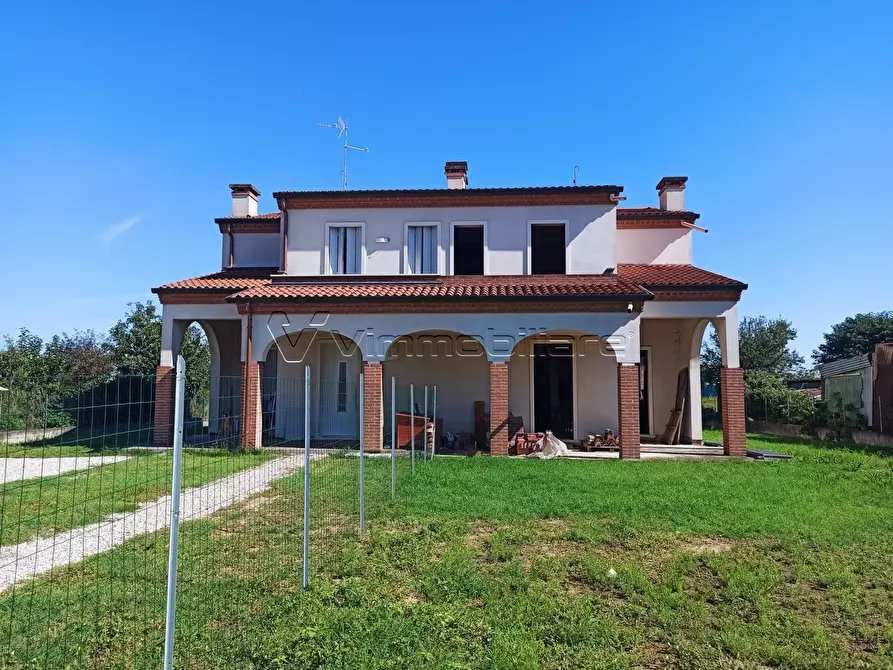 Immagine 1 di Casa bifamiliare in vendita  in via spello s.n.c. a Poiana Maggiore