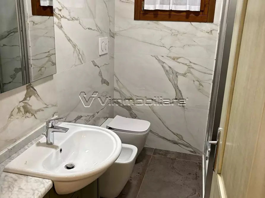Immagine 17 di Bilocale in affitto  a Vo