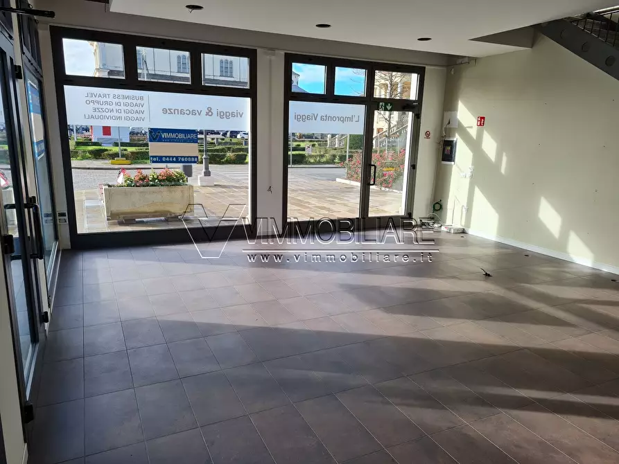 Immagine 7 di Locale commerciale in vendita  in via Carlo Porta angolo via Palladio 1 a Noventa Vicentina