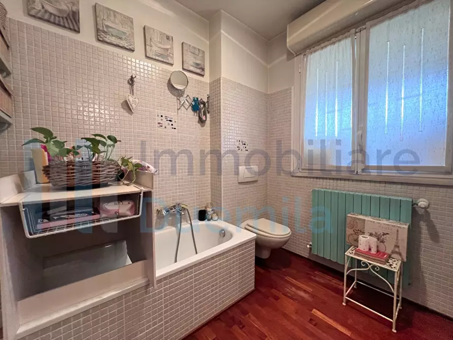 Immagine 21 di Pentalocale in vendita  a Bologna