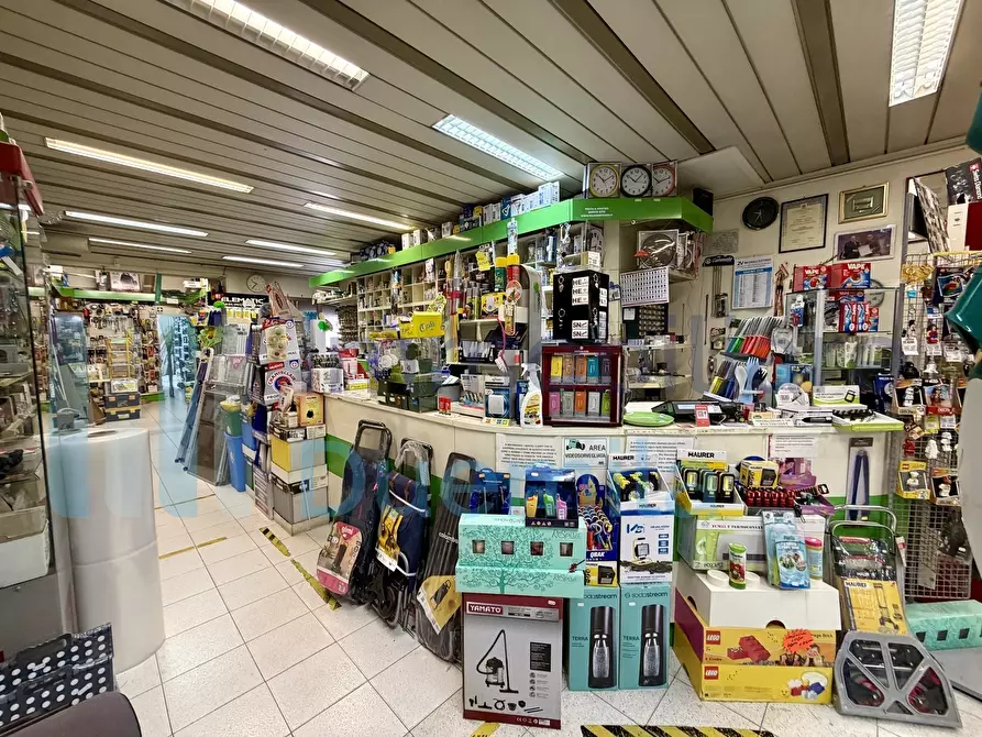 Immagine 1 di Attività commerciale in vendita  a Bologna