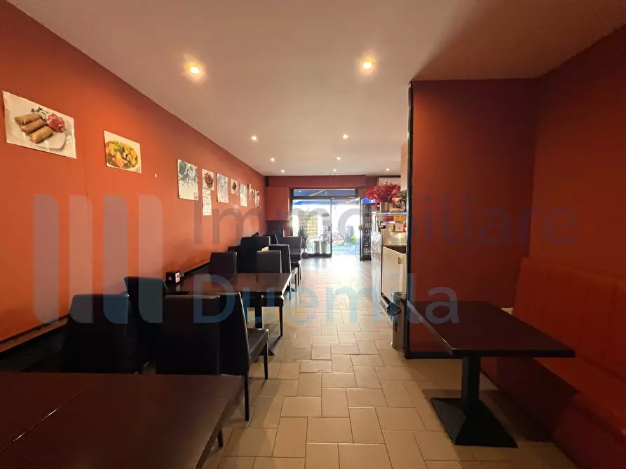 Immagine 5 di Locale commerciale in vendita  a Bologna