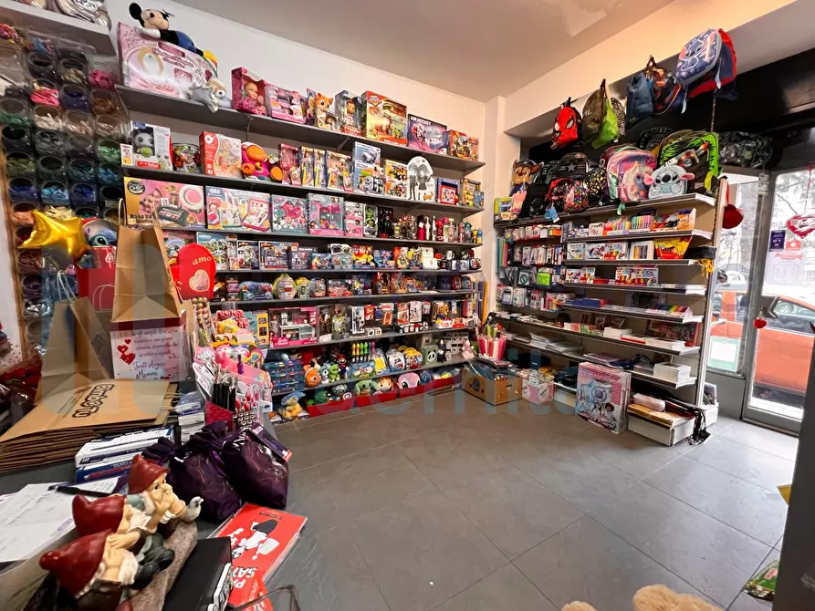 Immagine 3 di Attività commerciale in vendita  a Bologna