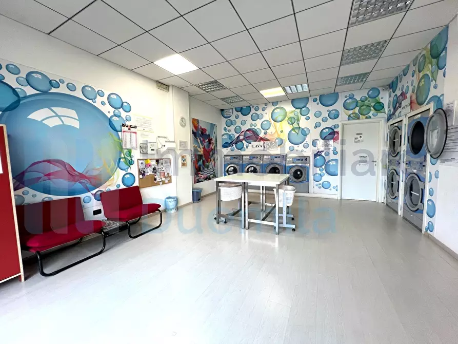 Immagine 21 di Attività artigianale in vendita  a Bologna