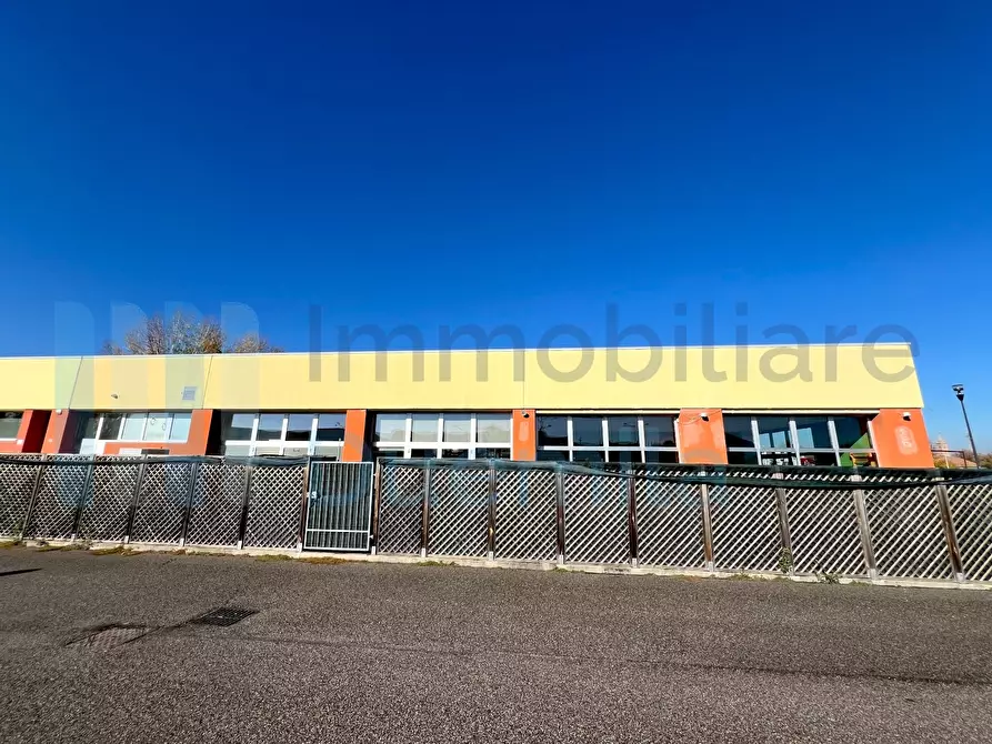 Immagine 6 di Locale commerciale in affitto  a Sant'agata Bolognese