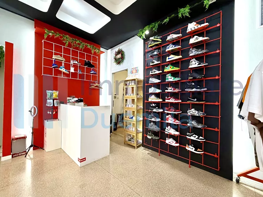 Immagine 9 di Attività commerciale in vendita  a Bologna