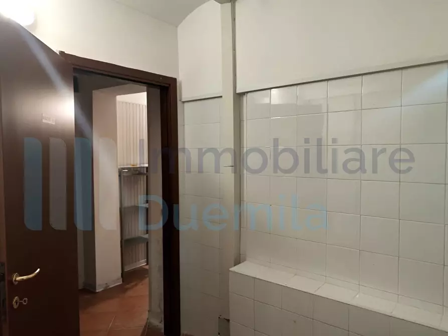 Immagine 10 di Locale commerciale in vendita  a Zola Predosa