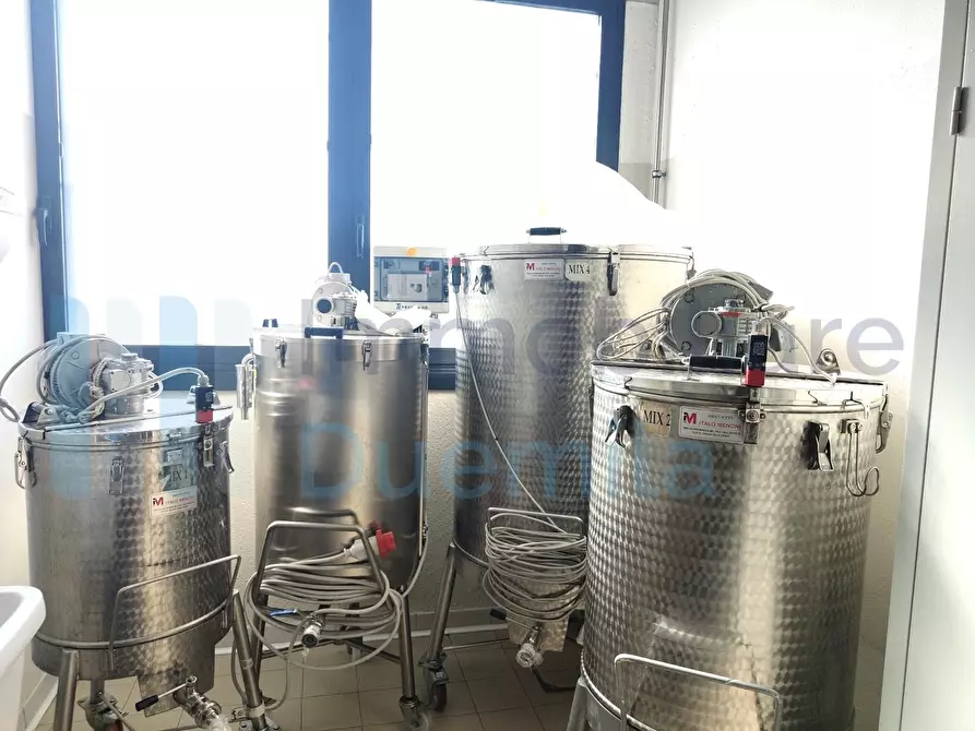 Immagine 22 di Attività commerciale in vendita  a Anzola Dell'emilia