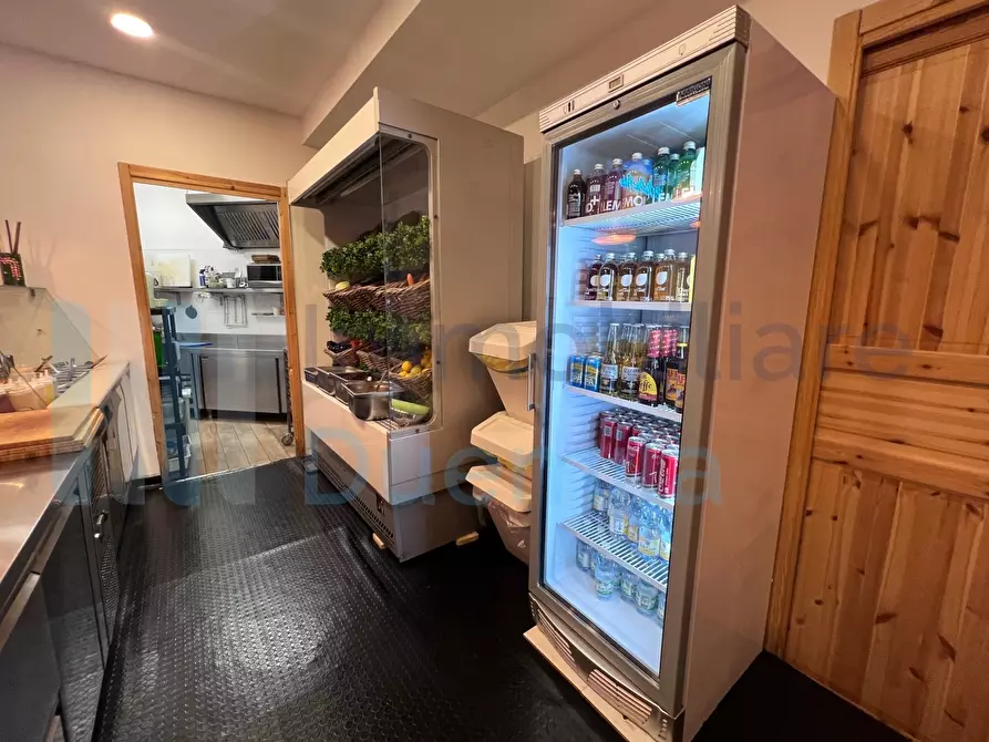 Immagine 13 di Attività artigianale in vendita  a Bologna