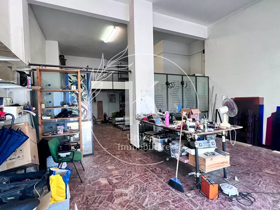 Immagine 6 di Locale commerciale in vendita  in Corso Tardy e Benech a Savona