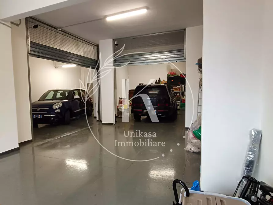 Immagine 1 di Garage in vendita  in Corso Viglienzoni 24 a Savona