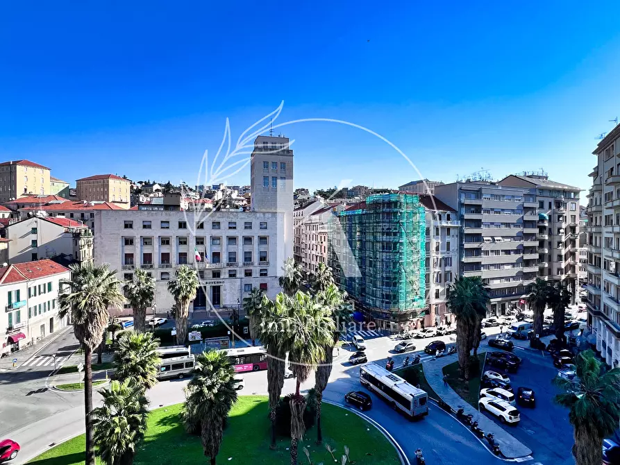Immagine 16 di Pentalocale in vendita  in Piazza Aurelio Saffi a Savona