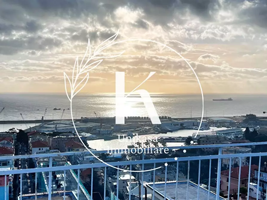 Immagine 1 di Pentalocale in vendita  in Via Angelo Visca a Savona