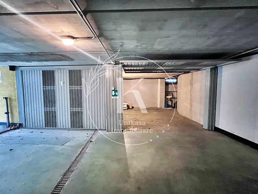 Immagine 6 di Garage in vendita  in via Mentana a Savona