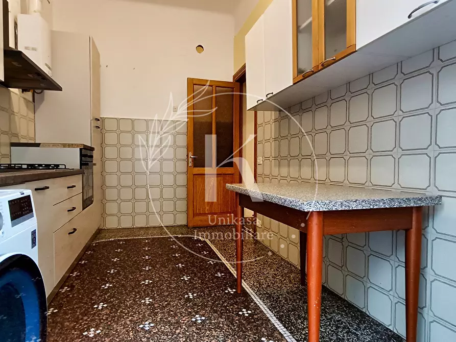 Immagine 5 di Pentalocale in vendita  in Via Santorre di Santarosa 3 a Savona