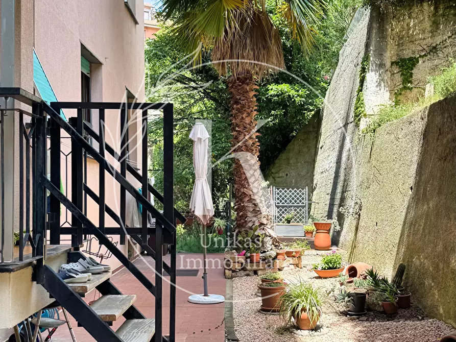 Immagine 15 di Pentalocale in vendita  in Via Rusca 37 a Savona