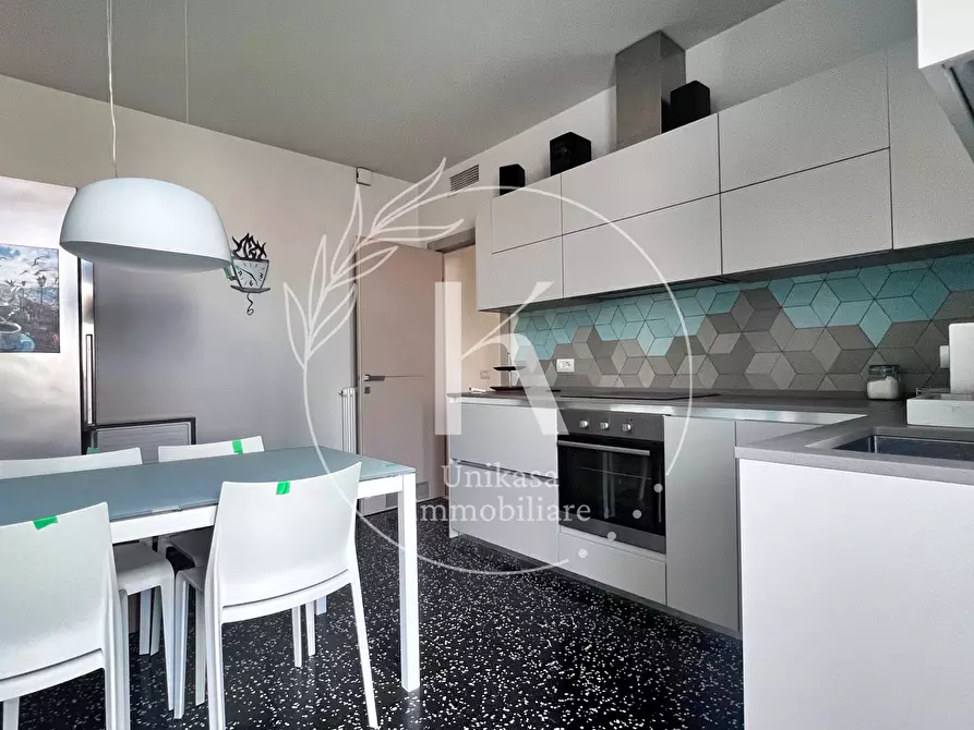 Immagine 11 di Pentalocale in vendita  in Via XX Settembre 21 a Savona