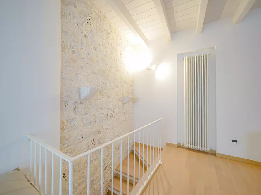 Immagine 26 di Palazzo in vendita  in Via Cattedrale a Ostuni