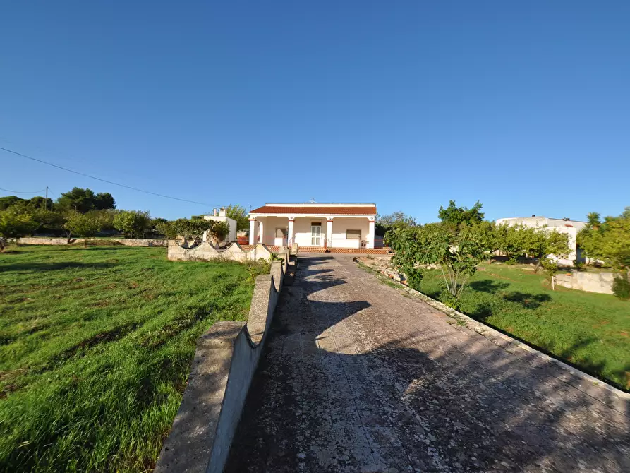 Immagine 6 di Villa in vendita  in SP28 33 a Ostuni