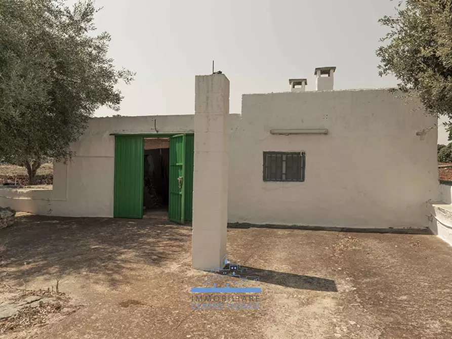 Immagine 22 di Villa in vendita  in CONTRADA VALLEGNA SNC a Ostuni