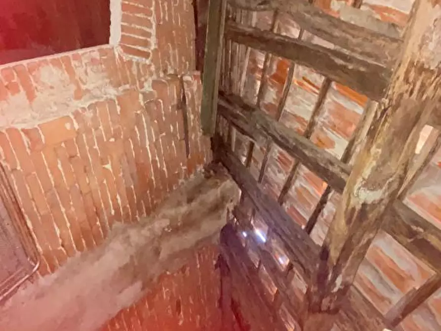 Immagine 37 di Porzione di casa in vendita  a Sassello