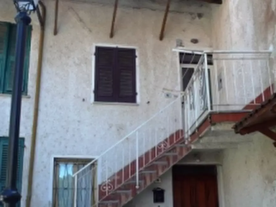Immagine 1 di Porzione di casa in vendita  a Mioglia